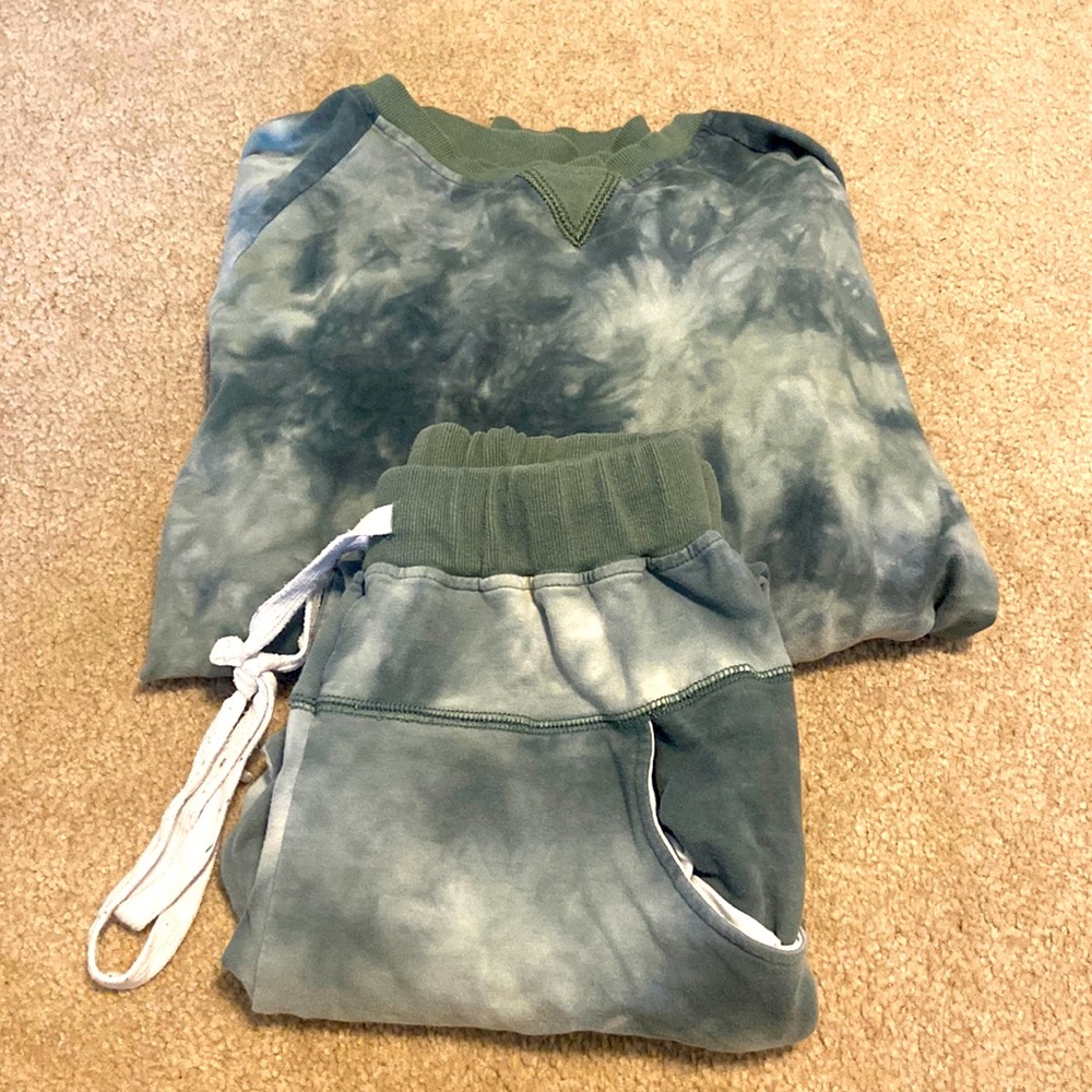 Womens Little Bipsy green tie dye jogger set